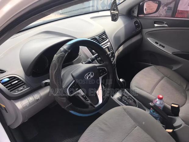 Hyundai Accent SE 2013 White