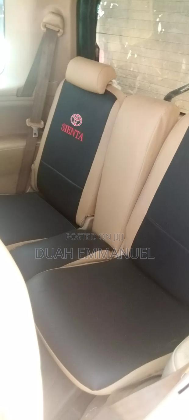 Toyota Sienta 1.5 AWD 2010 Green