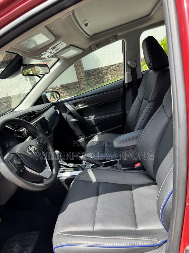 Toyota Corolla XSE (1.8L 4cyl 2A) 2018 Red