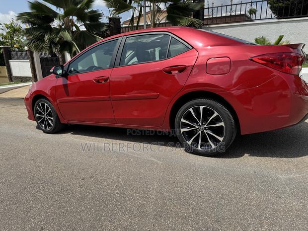 Toyota Corolla XSE (1.8L 4cyl 2A) 2018 Red
