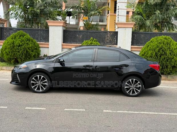 Toyota Corolla SE 4dr Sedan (1.8L 4cyl CVT) 2017 Black