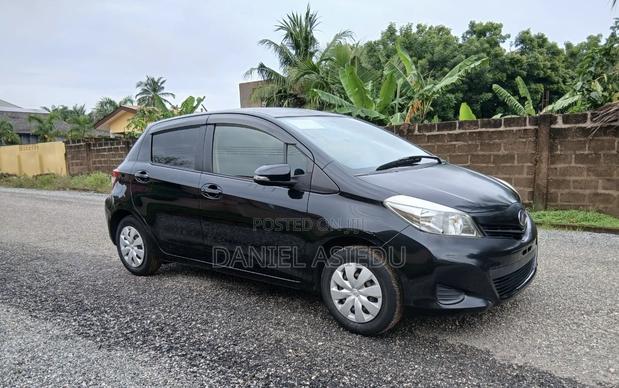 Toyota Vitz 1.0 FWD 3dr 2014 Black
