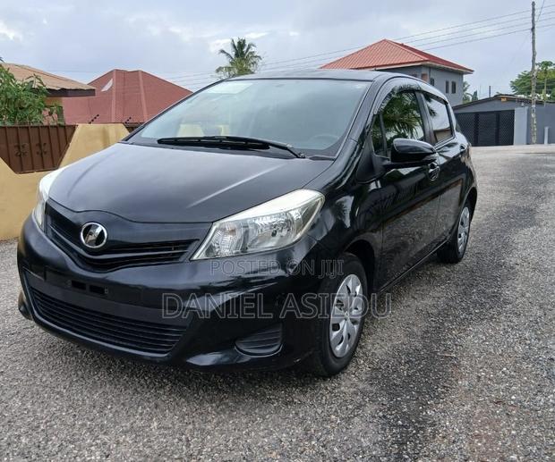 Toyota Vitz 1.0 FWD 3dr 2014 Black