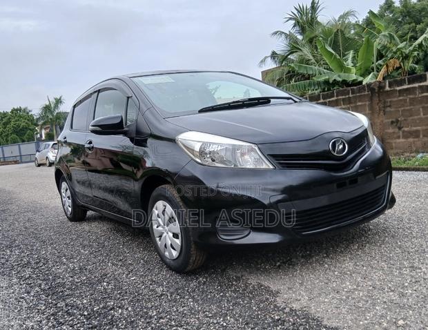 Toyota Vitz 1.0 FWD 3dr 2014 Black