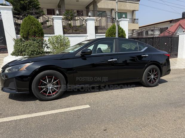Nissan Altima 2.5 S 2023 Black