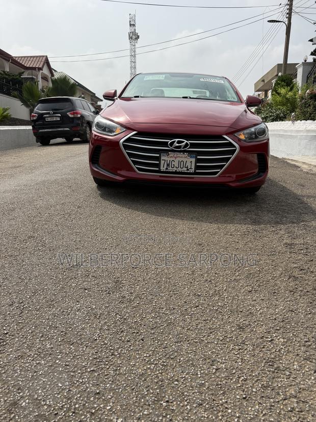 Hyundai Elantra SE Sedan FWD (2.0L 4cyl 6M) 2017 Red