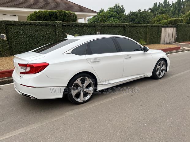 Honda Accord Touring 2018 White