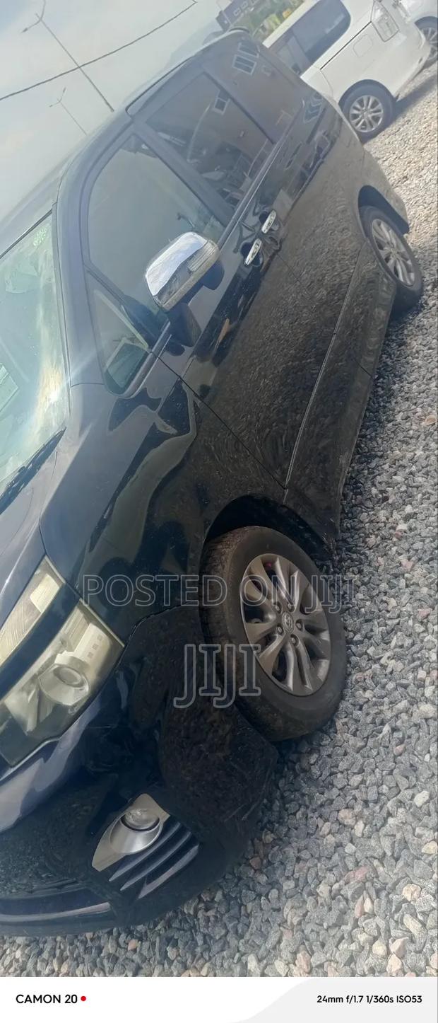 Toyota Voxy 2011 Black