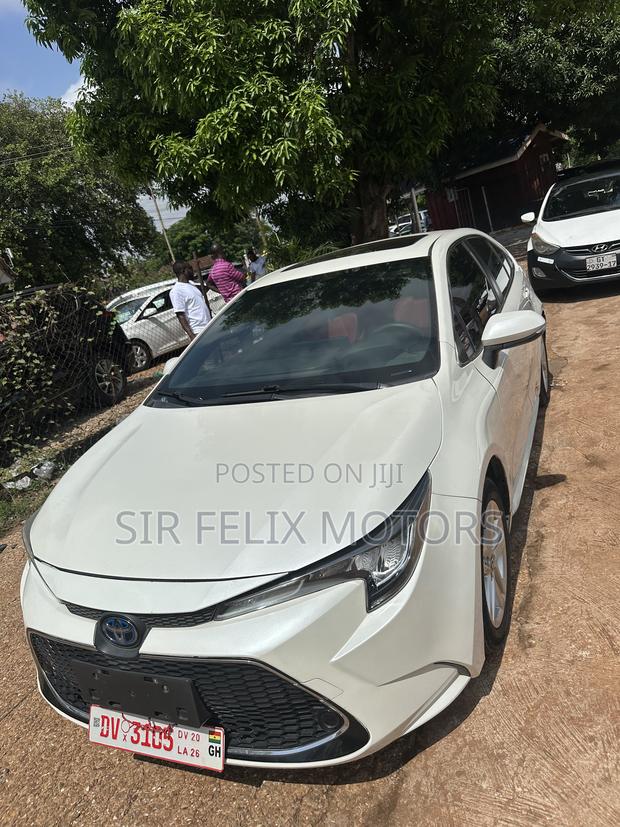 Toyota Corolla SE 2023 White