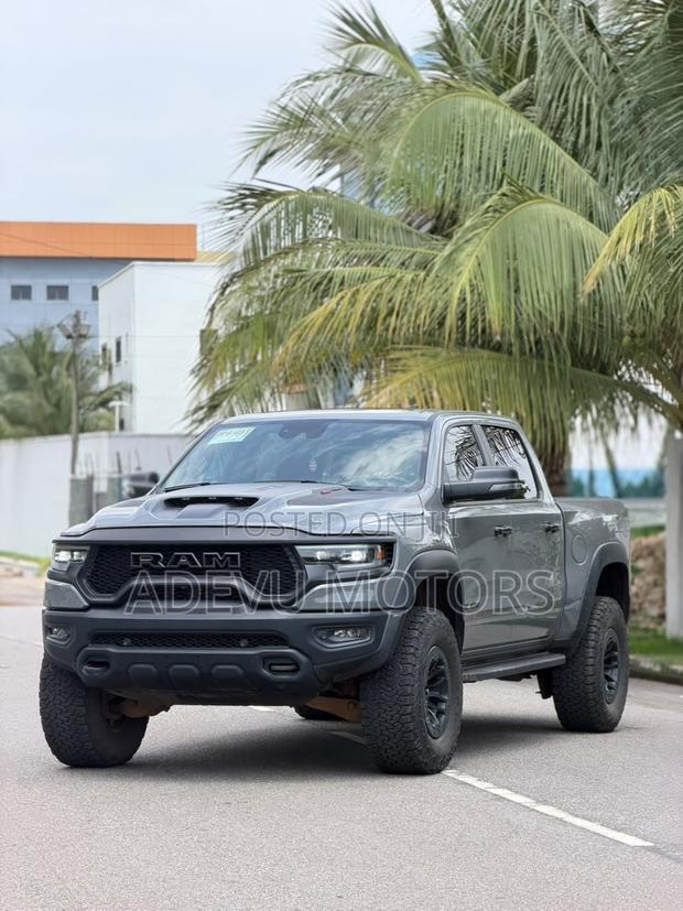 RAM 1500 TRX Crew Cab 4WD SB 2023 Gray