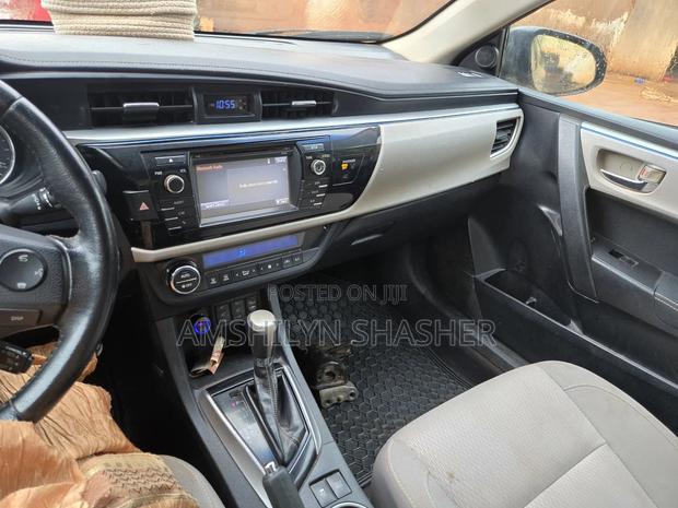 Toyota Corolla L 4dr Sedan (1.8L 4cyl 4A) 2014 Gray