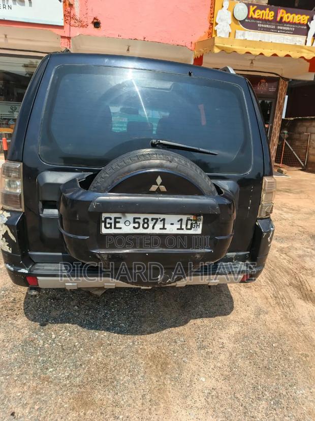 Mitsubishi Pajero 3.0 2010 Black