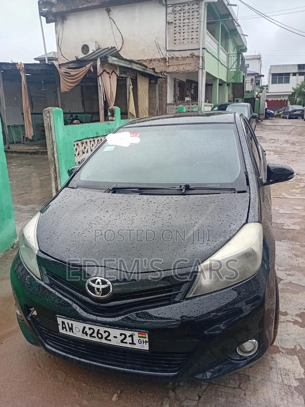 Toyota Vitz 2014 Black
