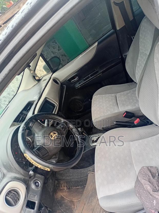 Toyota Vitz 2014 Black