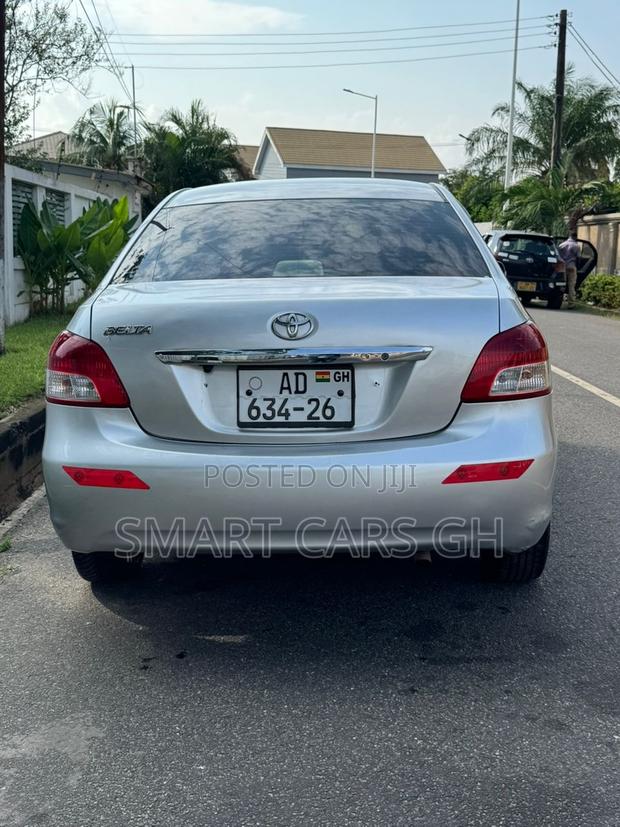 Toyota Belta 2010 Silver