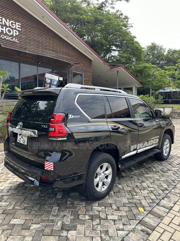 Toyota Land Cruiser Prado 3.0 TD 2011 Black