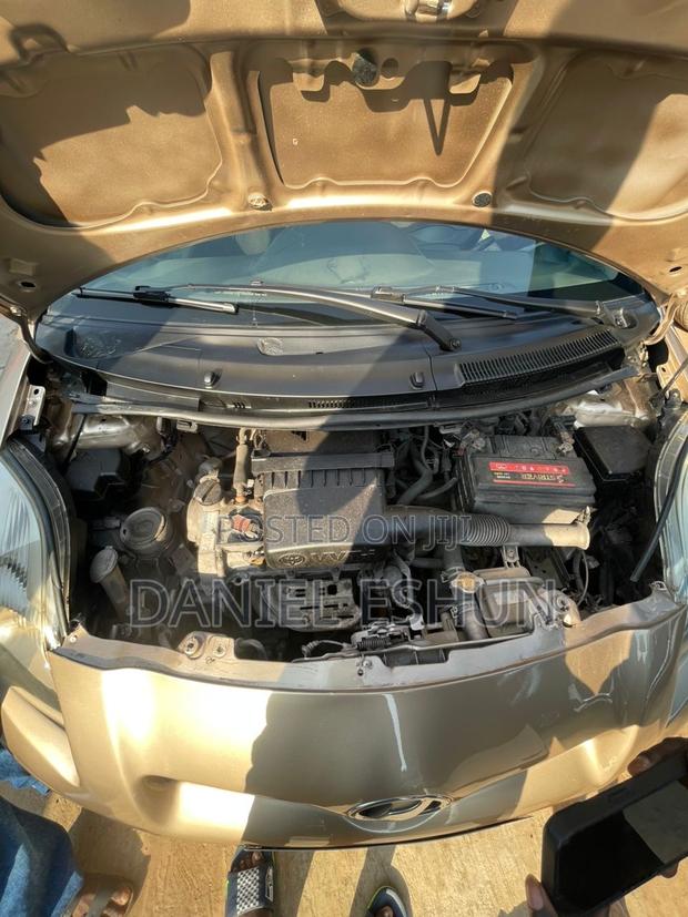 Toyota Vitz 2010 Beige