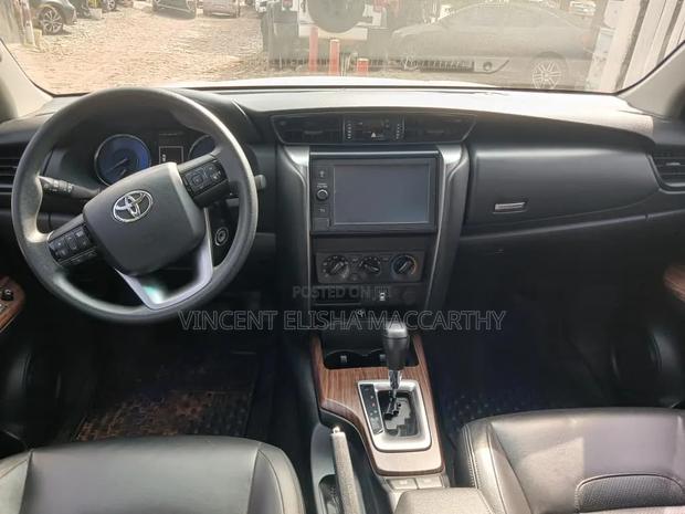 Toyota Fortuner 2022 White