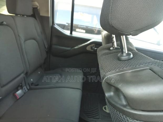 Nissan Navara 2009 Black