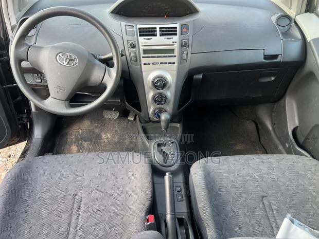 Toyota Vitz 1.3 AWD 3dr 2010 Black