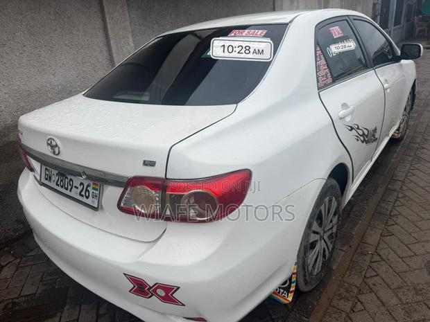 Toyota Corolla LE 4dr Sedan (1.8L 4cyl 4A) 2013 White