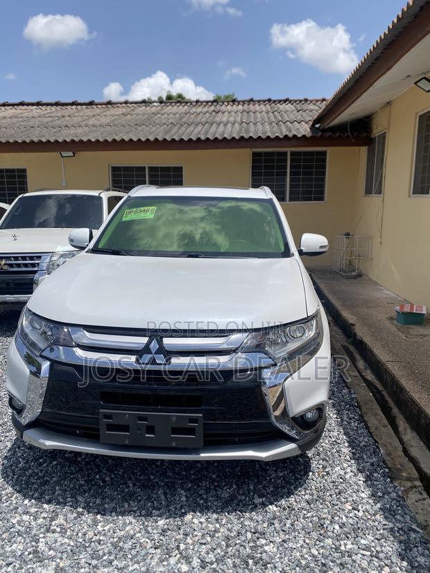 Mitsubishi Outlander 2018 White