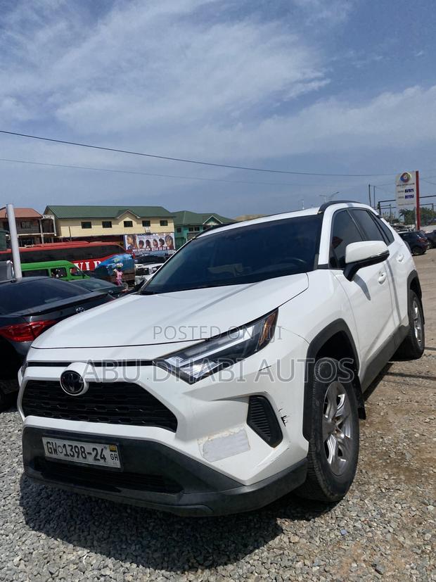 Toyota RAV4 Limited 2022 White