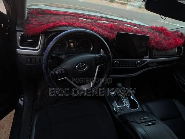 Toyota Highlander SE 2019 Black