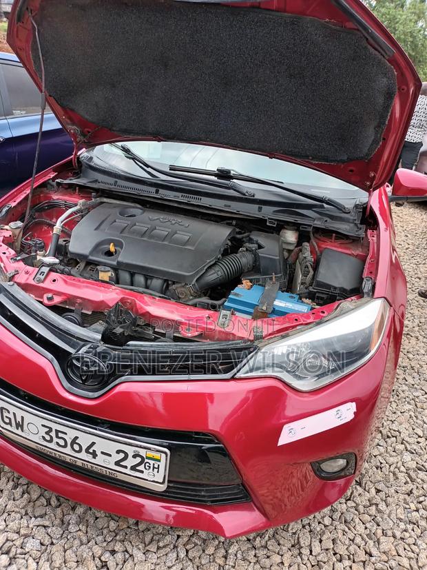 Toyota Corolla LE 4dr Sedan (1.8L 4cyl CVT) 2016 Red