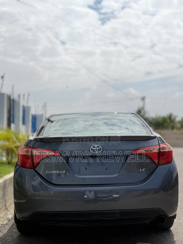 Toyota Corolla LE (1.8L 4cyl 2A) 2019 Gray