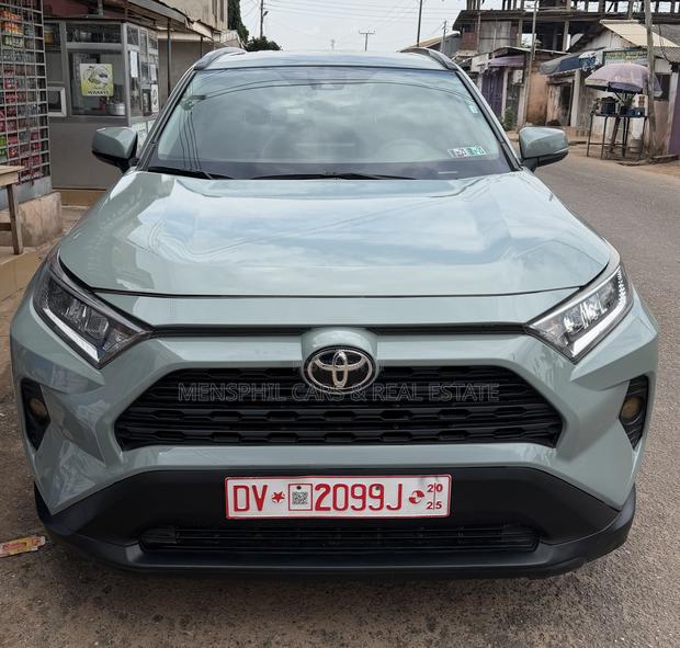 Toyota RAV4 XLE AWD 2020