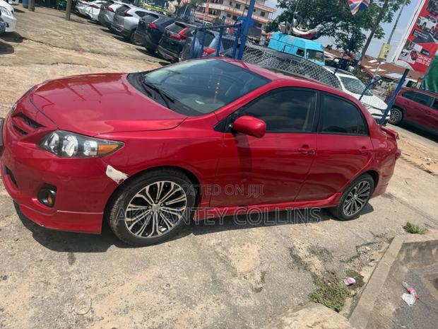 Toyota Corolla 2013 Red