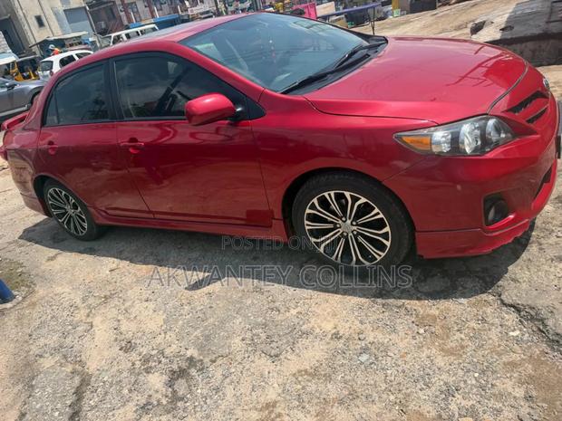 Toyota Corolla 2013 Red