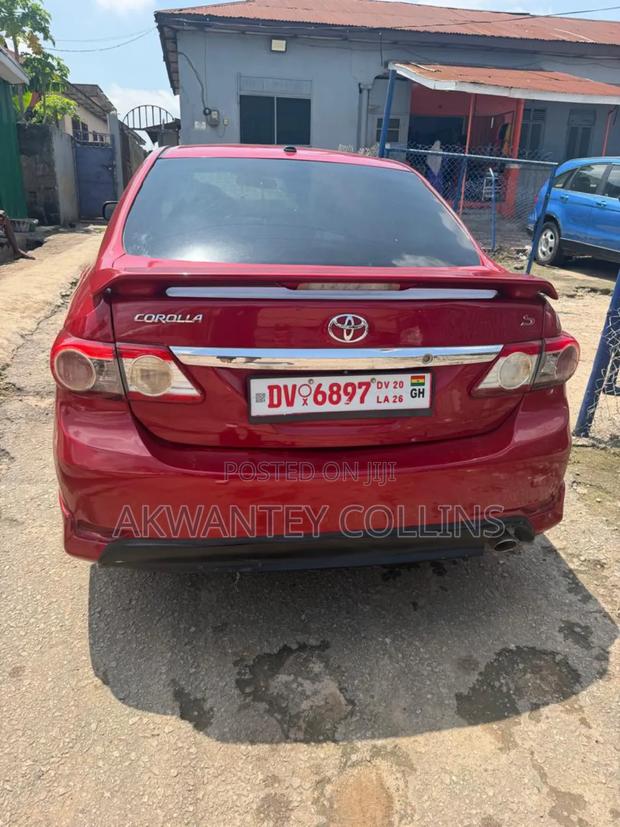 Toyota Corolla 2013 Red