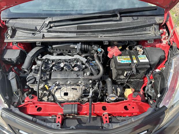 Toyota Vitz 2012 Red