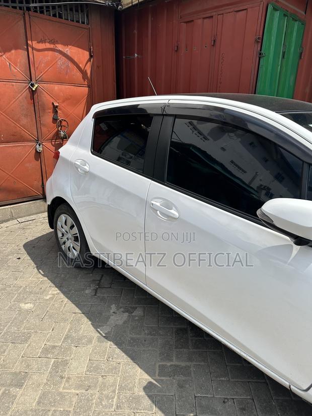 Toyota Vitz 1.3 AWD 5dr 2012 White
