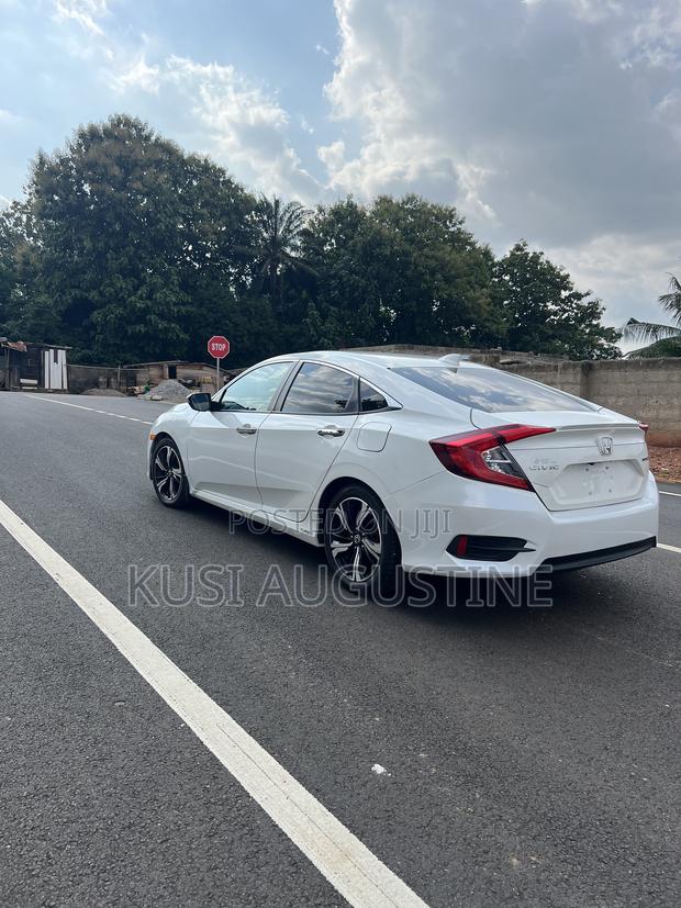 Honda Civic Touring 4dr Sedan (1.5L 4cyl) 2016 White