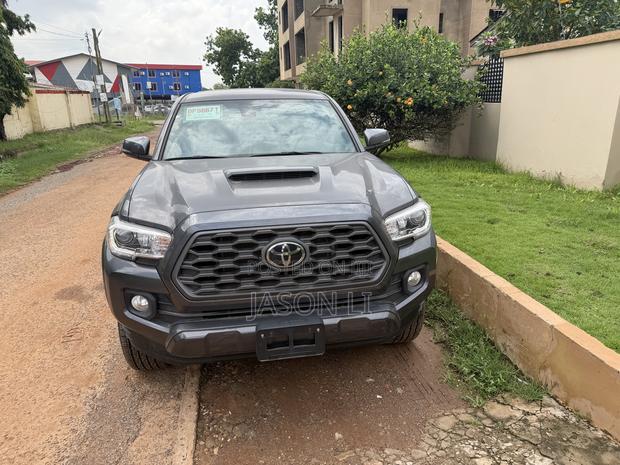 Toyota Tacoma SR Double Cab 4WD 5.0 ft. SB (Automatic) 2025 Black