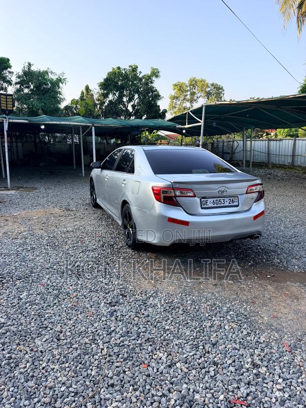 Toyota Camry SE 4dr Sedan (2.5L 4cyl 6A) 2014 Silver