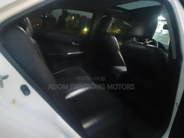 Toyota Camry SE 4dr Sedan (2.5L 4cyl 6A) 2014 White