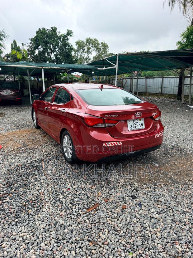 Hyundai Elantra 2015 Red