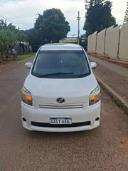 Toyota Voxy 2009 White for sale