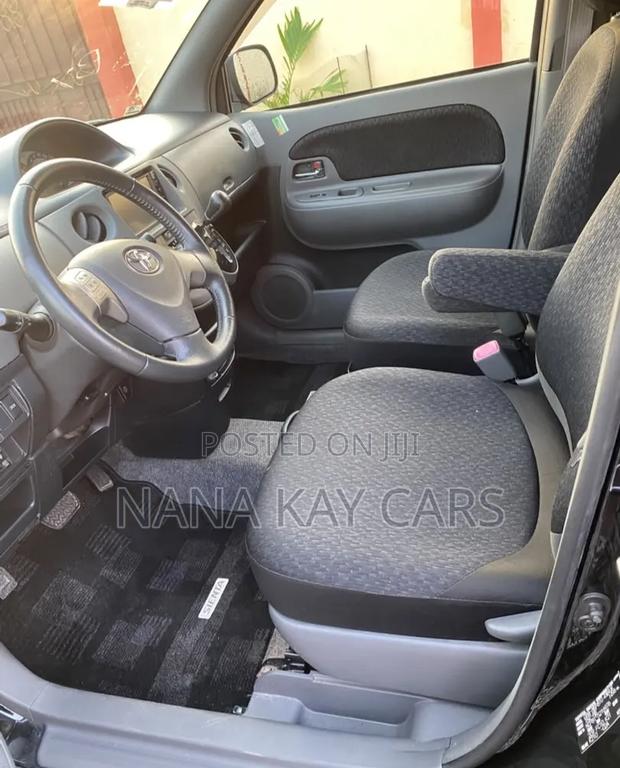 Toyota Sienta 2014 Black
