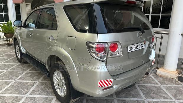 Toyota Fortuner 2012 Gray