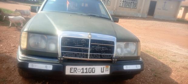 Mercedes-Benz E300 2004 Green