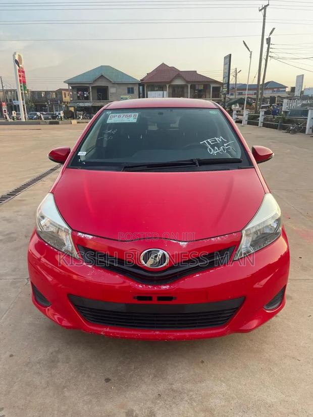 Toyota Vitz 1.3 FWD 5dr 2014 Red