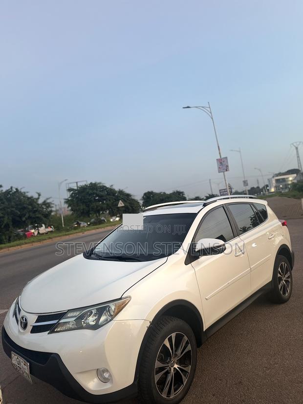Toyota RAV4 LE 4dr SUV AWD (2.5L 4cyl 6A) 2018 White