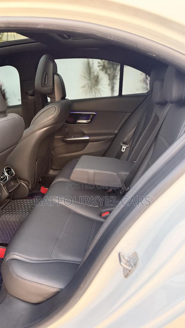 Mercedes-Benz C300 2024 White