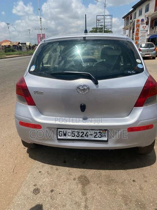 Toyota Vitz 1.3 AWD 3dr 2010 Silver