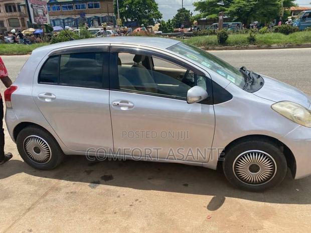 Toyota Vitz 1.3 AWD 3dr 2010 Silver